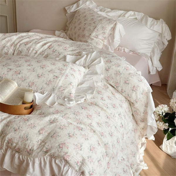 Soft Blooming Bedding Set