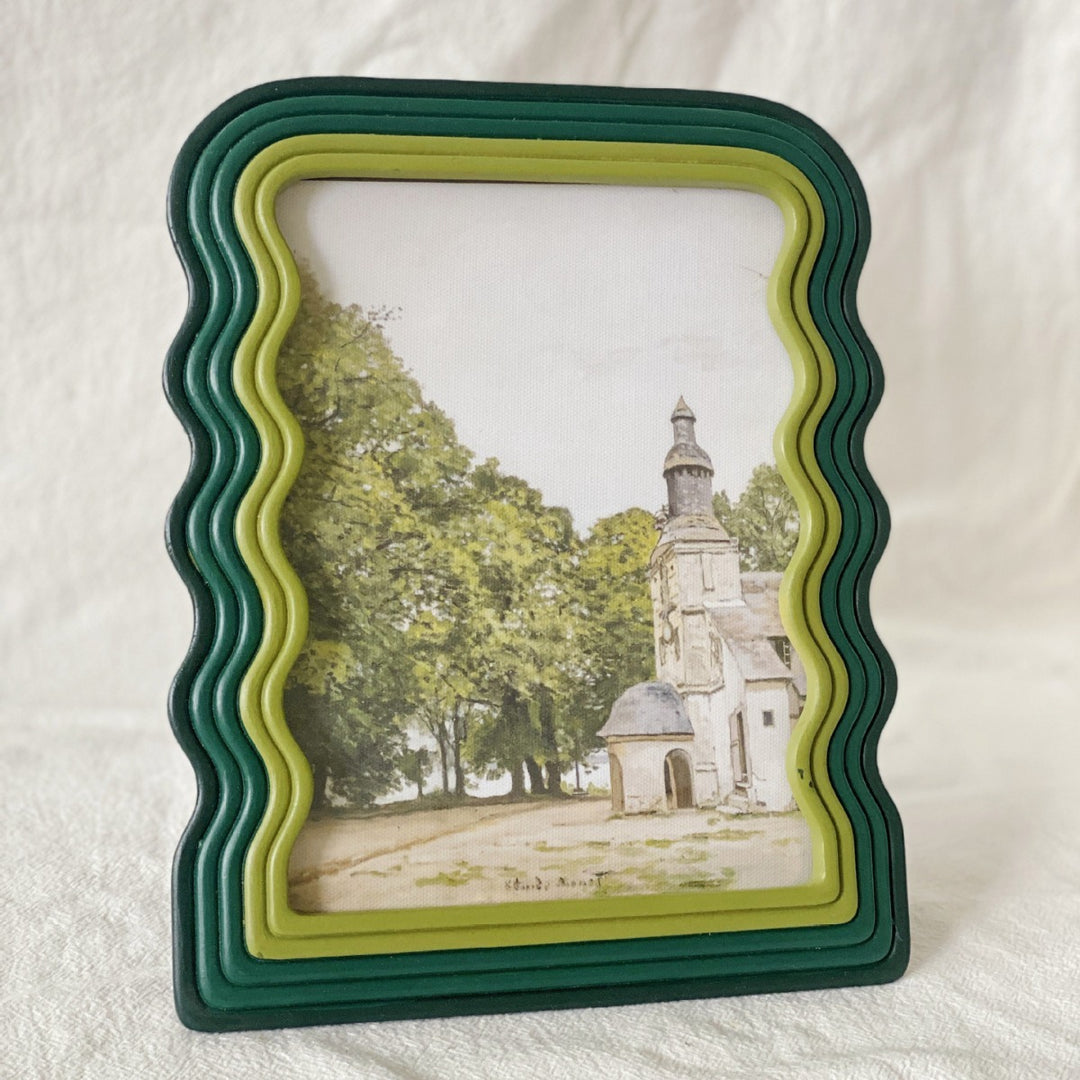 Countryside Green Wavy Layered Frame