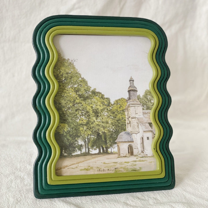 Countryside Green Wavy Layered Frame