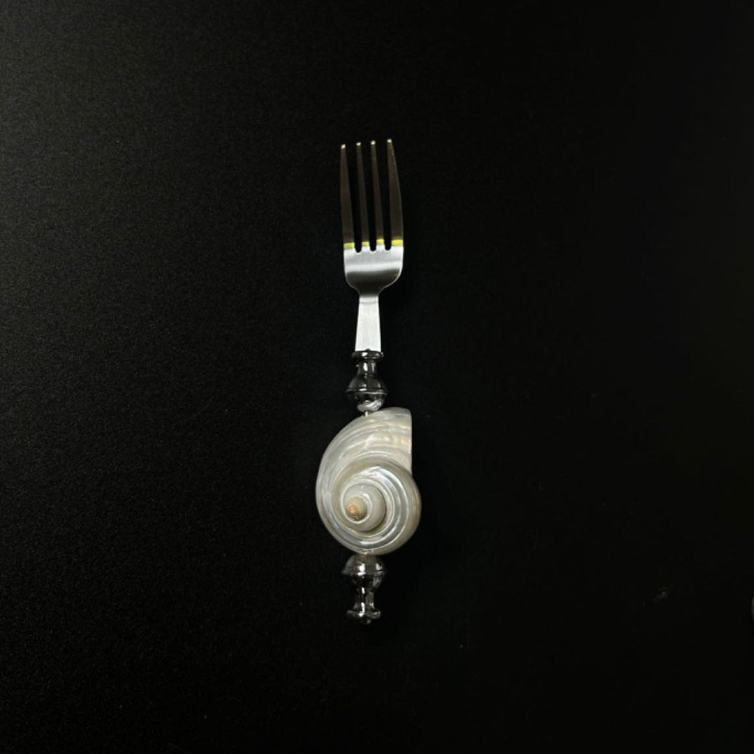 Moonlit White Conch Cutlery Collection