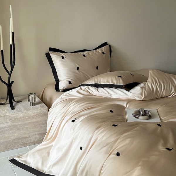 Black Line Bedding Set - Kitty