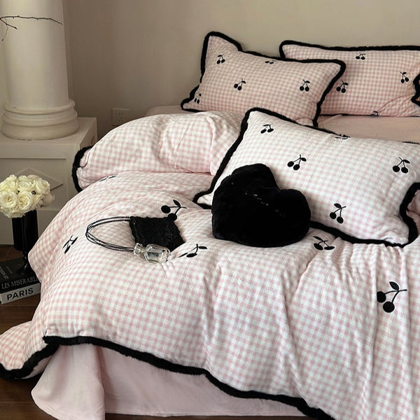 Warm Cherry Checkerboard Bedding Set