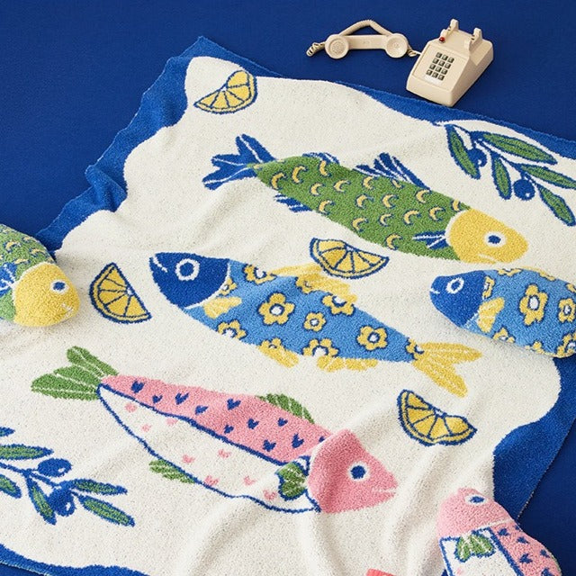Sardine Family Throw