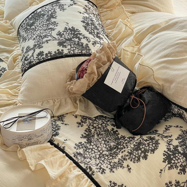 Black Forest Ruffle Bedding Set