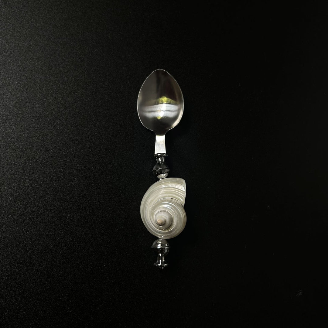 Moonlit White Conch Cutlery Collection
