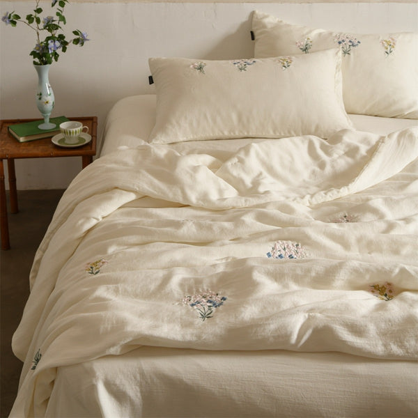 Cottage Wildflower Summer Quilted Blanket