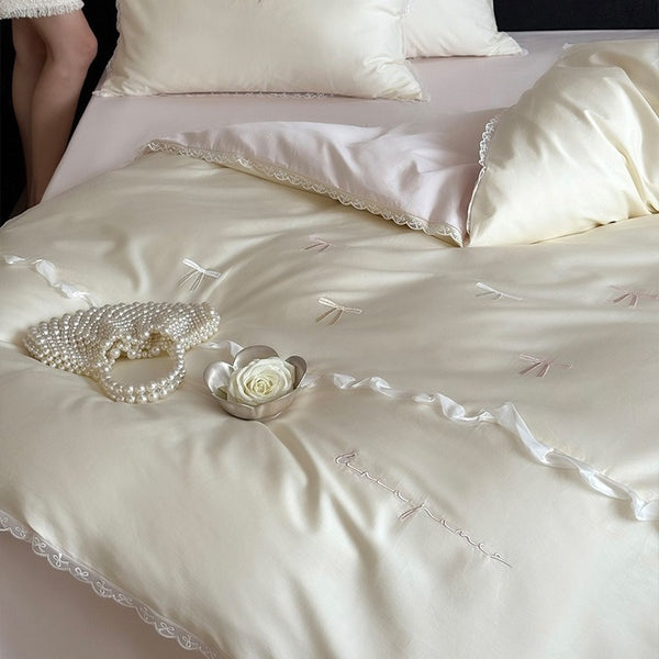 Girl Crush Bedding Set