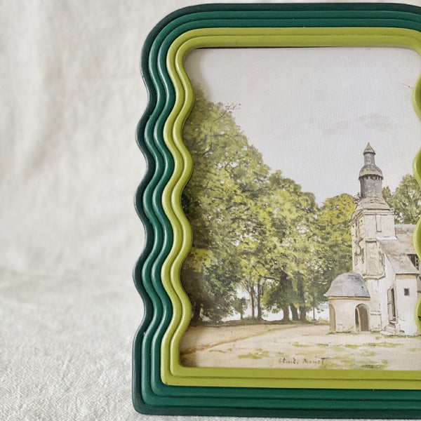 Countryside Green Wavy Layered Frame