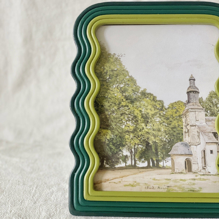 Countryside Green Wavy Layered Frame