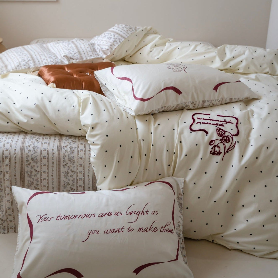 Crisp White Spot Bedding Set