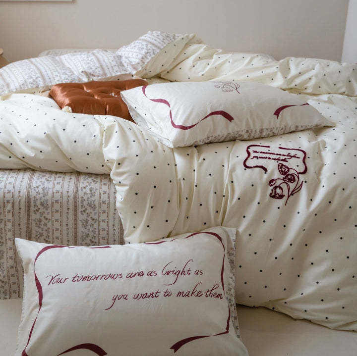 Crisp White Spot Bedding Set