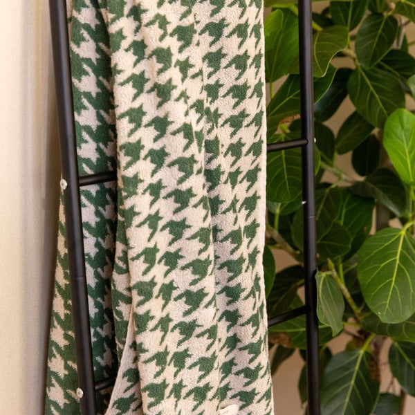 Classic Houndstooth Towel Collection