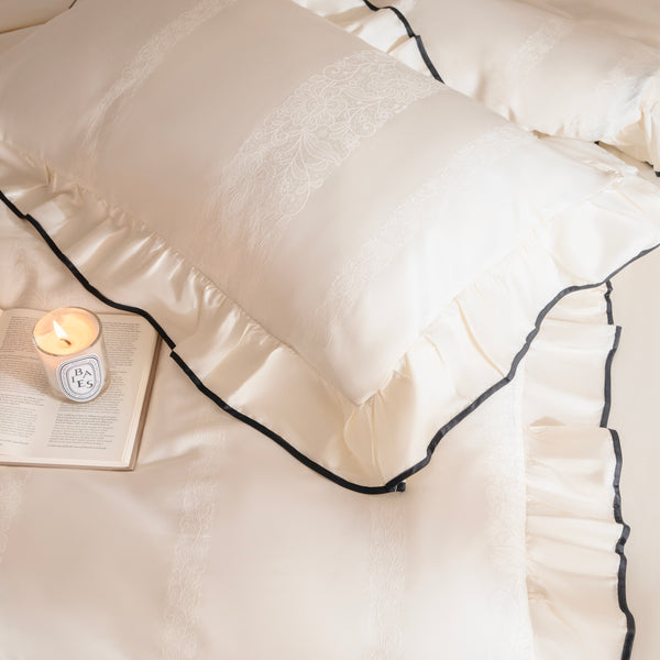 Royal Scalloped Bedding Set