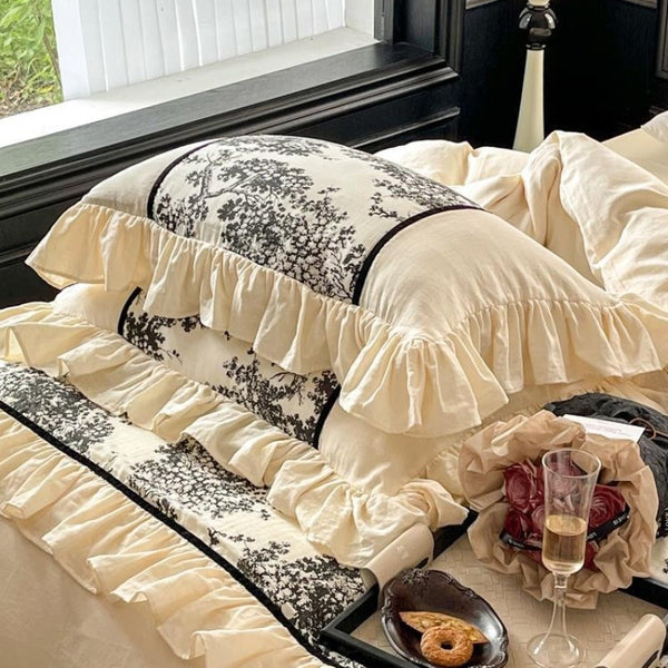 Black Forest Ruffle Bedding Set