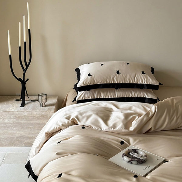 Black Line Bedding Set - Kitty