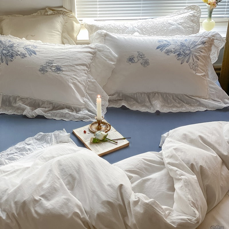Bloom & Lace Bedding Set
