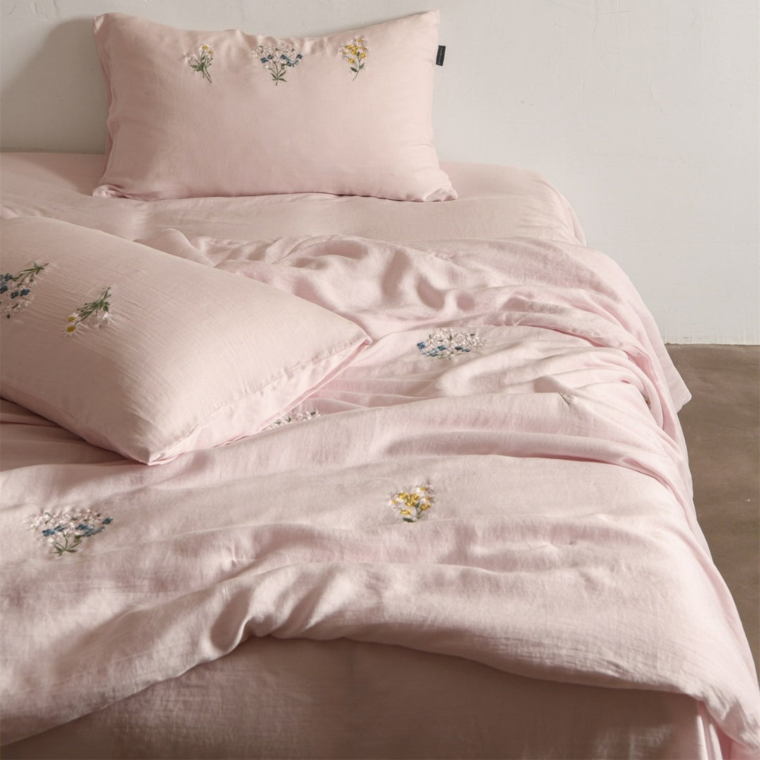 Cottage Wildflower Summer Quilted Blanket