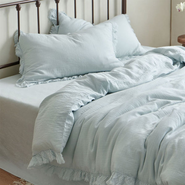 Cloud Tassel Bedding Set