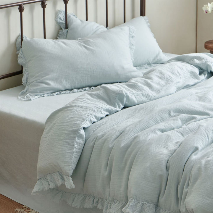 Cloud Tassel Bedding Set