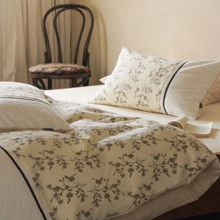 Beige Foliage Bedding Set
