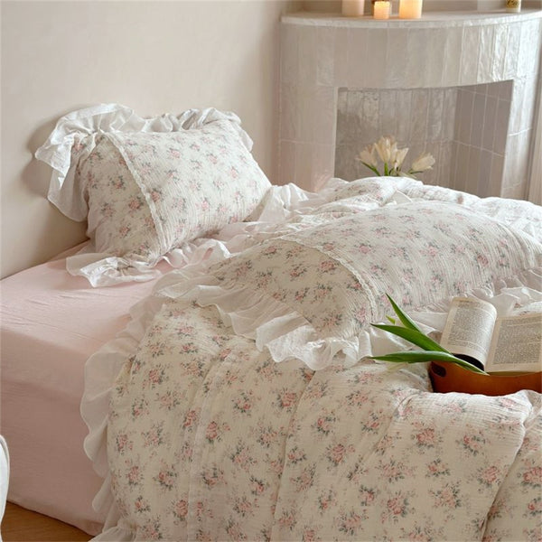 Soft Blooming Bedding Set