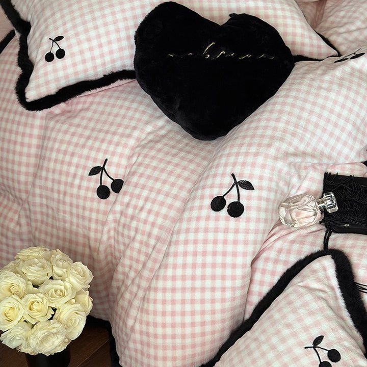 Warm Cherry Checkerboard Bedding Set