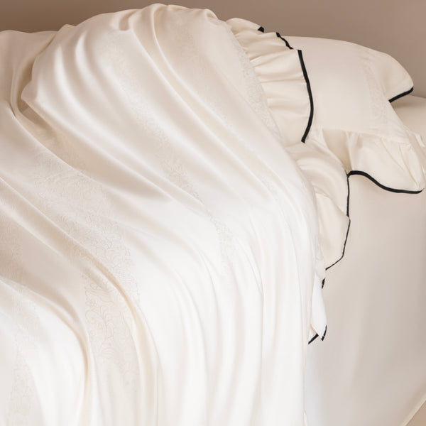 Royal Scalloped Bedding Set