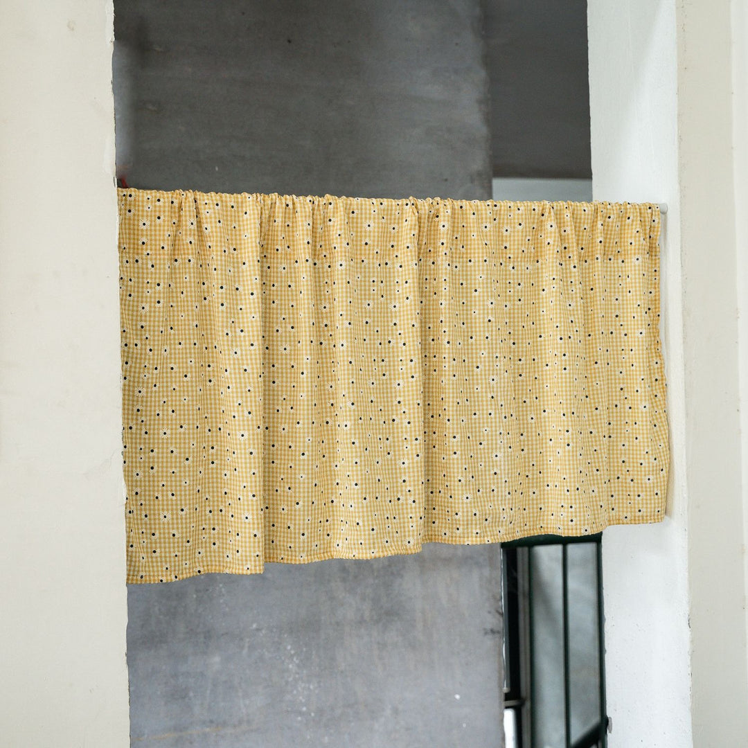 Retro Daisy Gingham Curtain