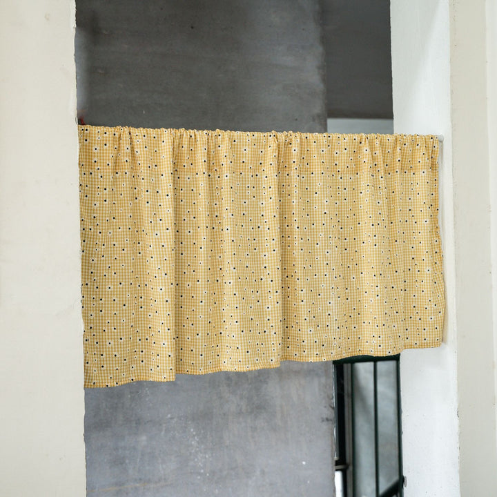 Retro Daisy Gingham Curtain