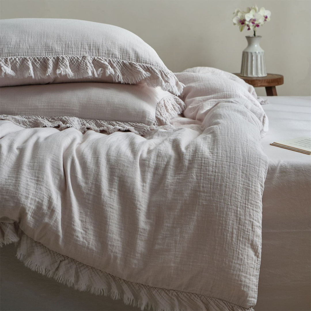 Cloud Tassel Bedding Set