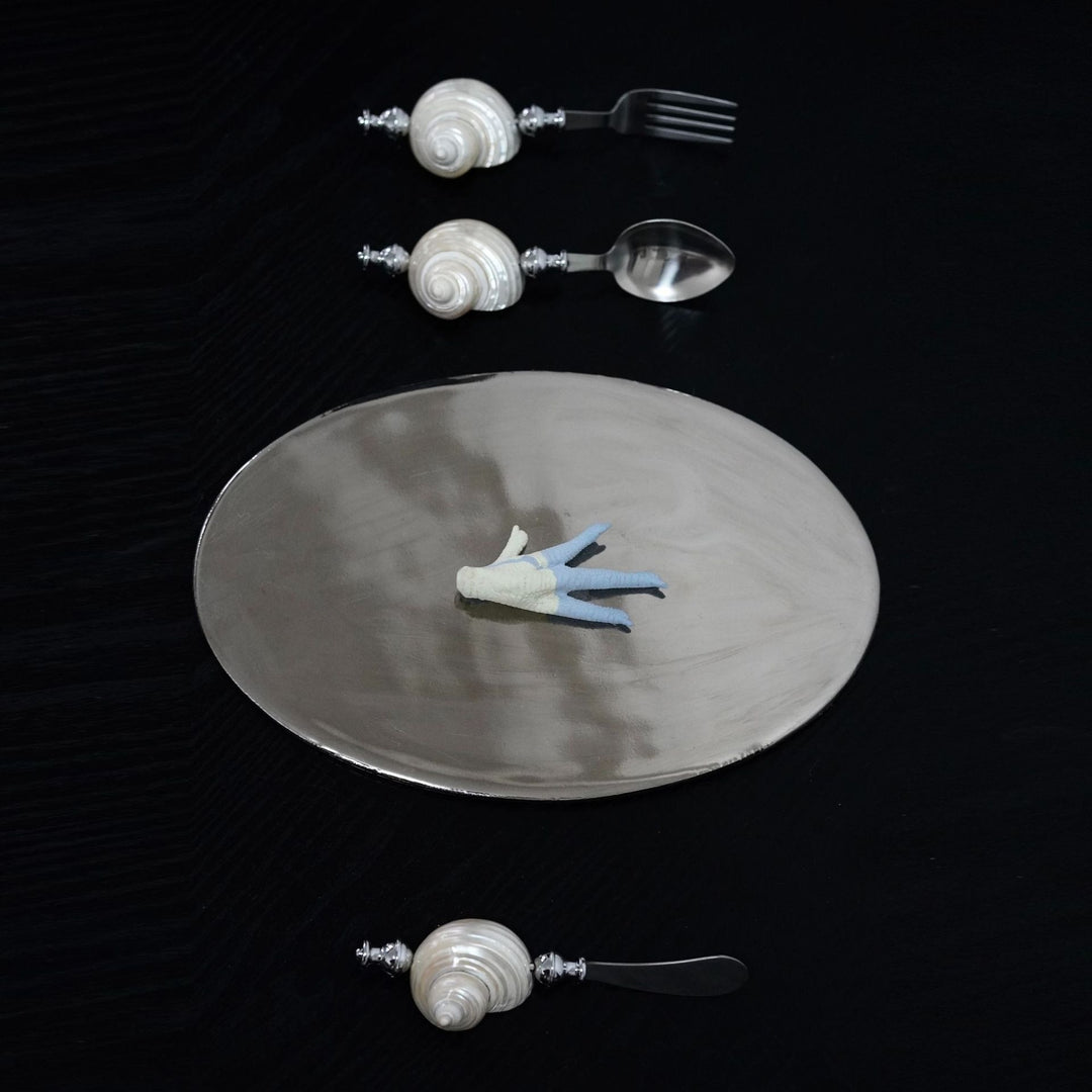 Moonlit White Conch Cutlery Collection