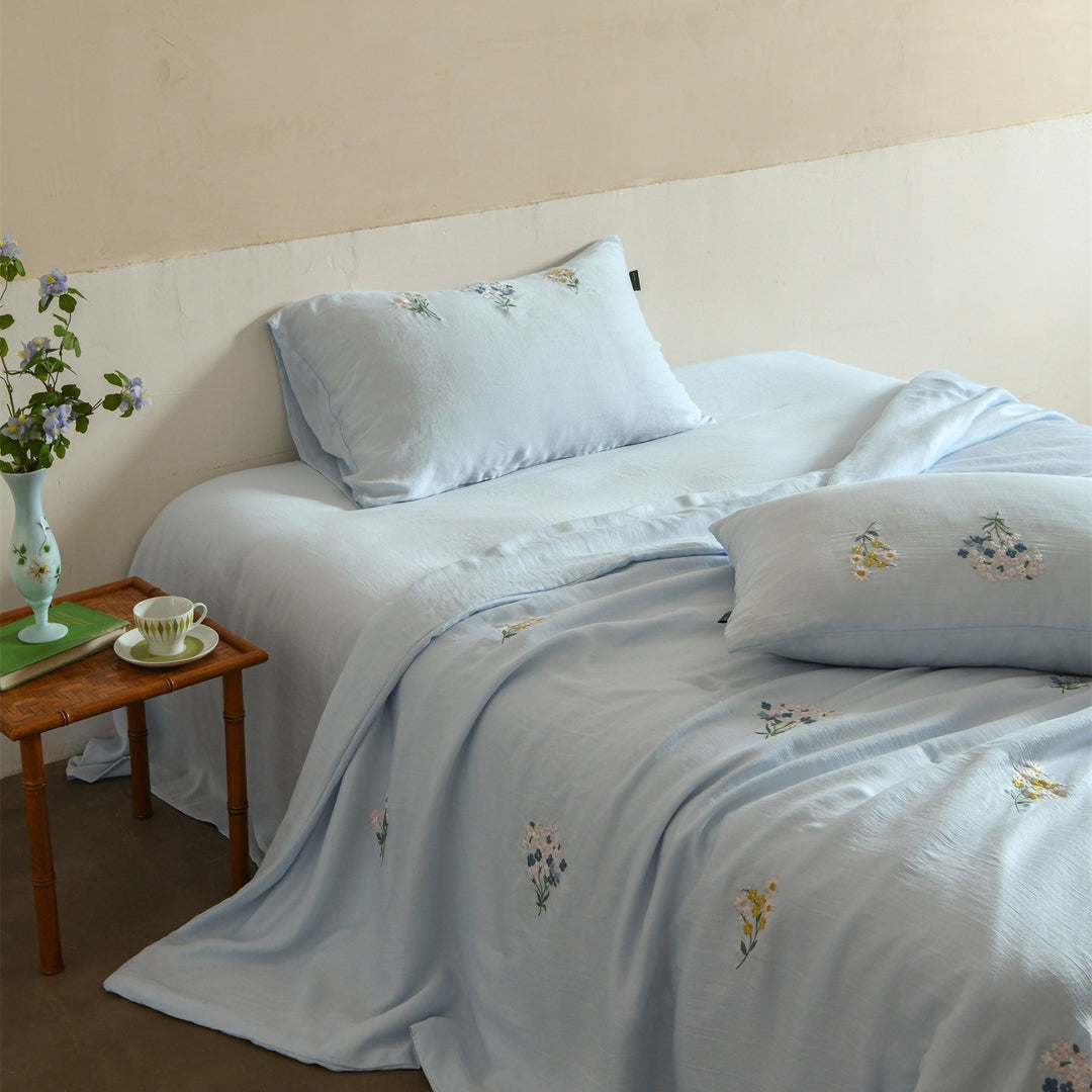 Cottage Wildflower Summer Quilted Blanket