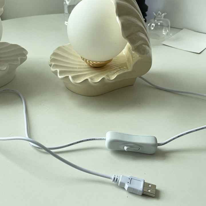 Lustre Shell Table Light