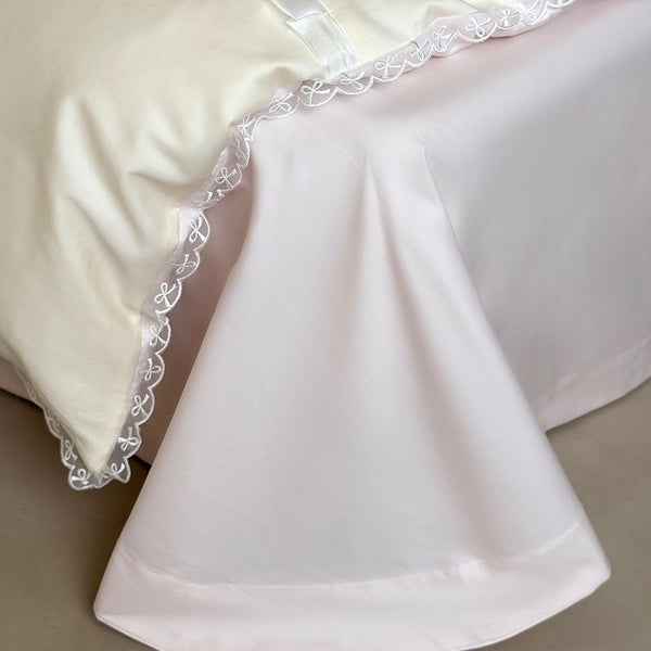 Girl Crush Bedding Set