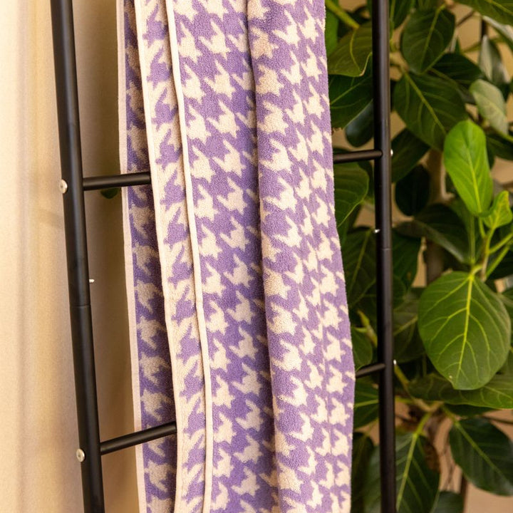 Classic Houndstooth Towel Collection