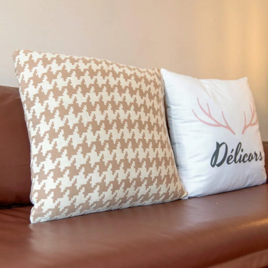 Classic Houndstooth Cushion BeigeHoundstooth - Delicors