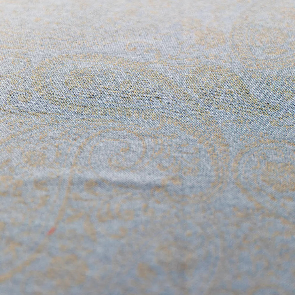 Cleaning Garland Tablecloth - Delicors