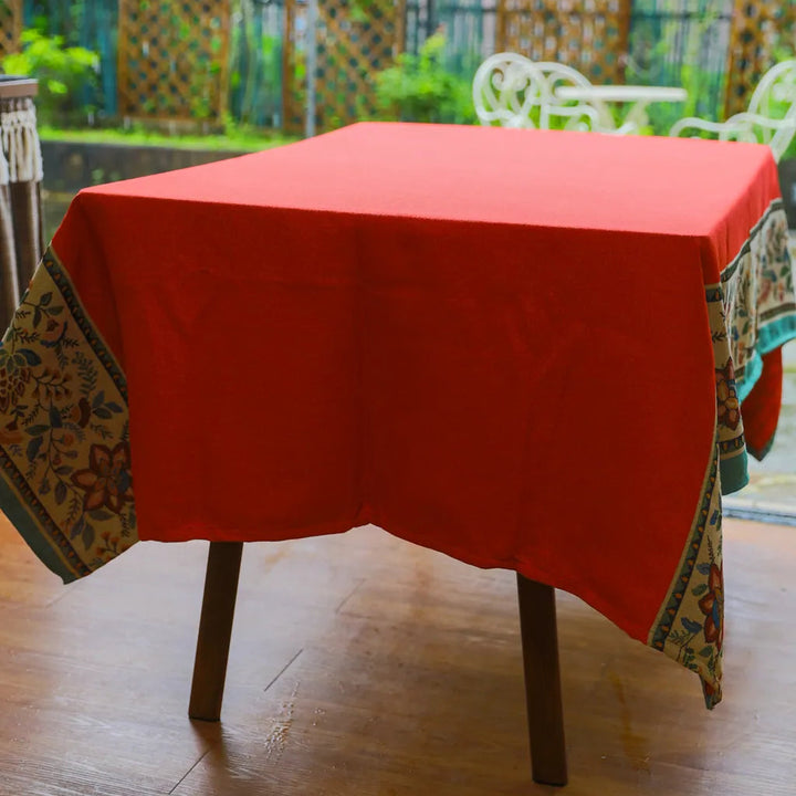 Cleaning Garland Tablecloth - Delicors