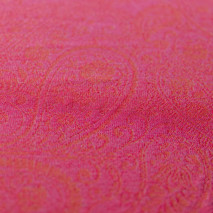 Cleaning Garland Tablecloth - Delicors