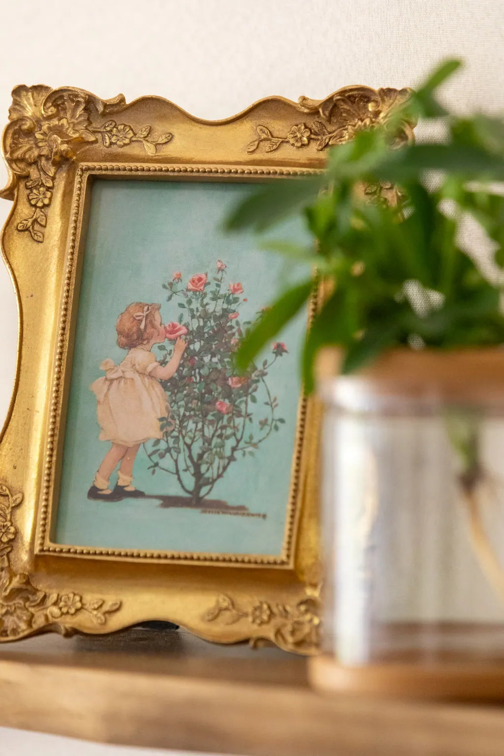 Gilded Floral Ornate Frame - Delicors