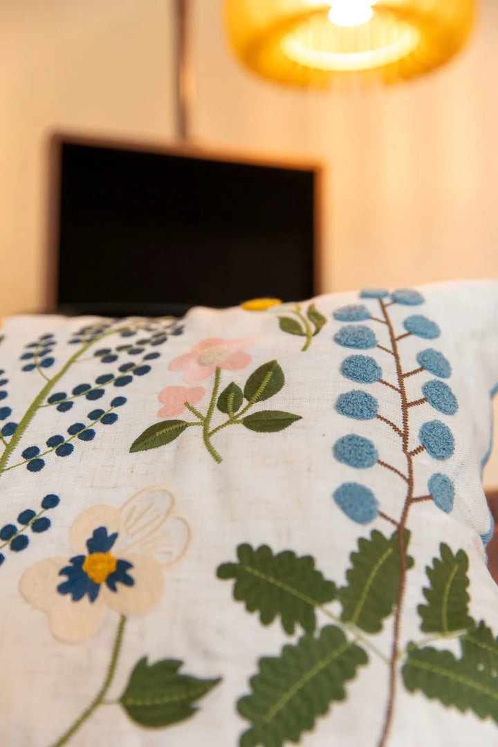 Spring Time Cushion - Delicors