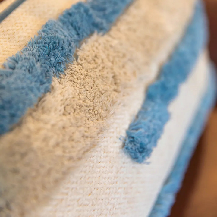 Warm Winter Cushion - Delicors
