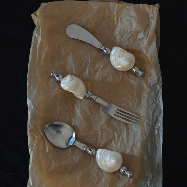 Moonlit Pearl White Conch Cutlery Set
