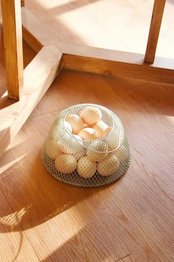 Farmhouse Egg Basket -- Delicors