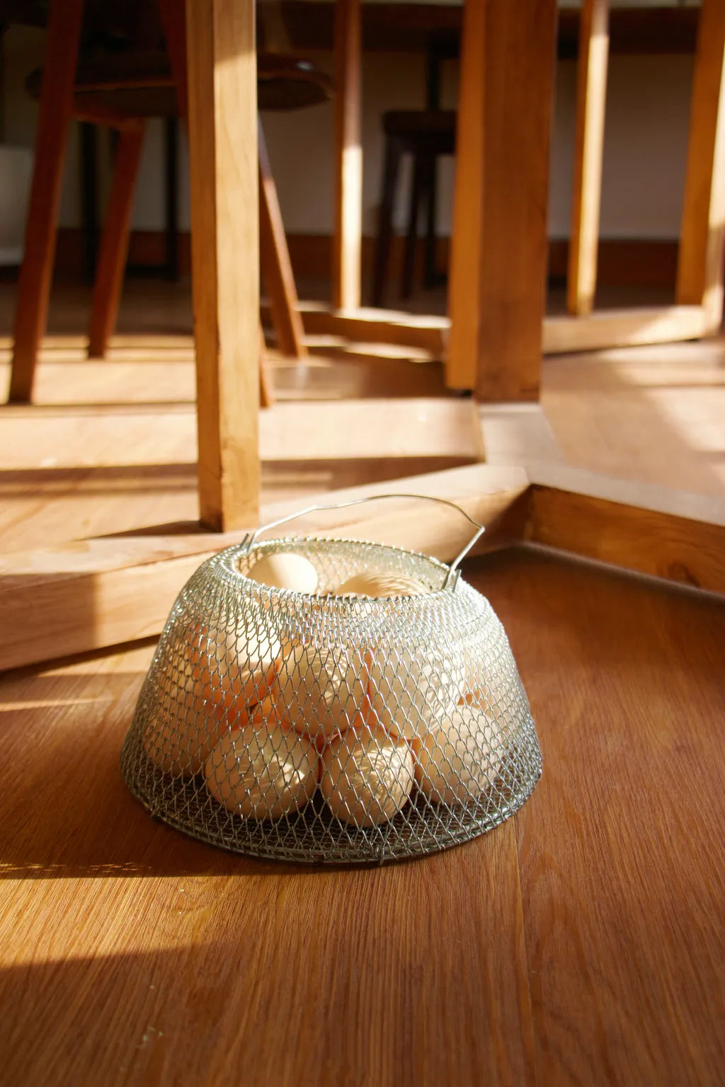 Farmhouse Egg Basket -- Delicors
