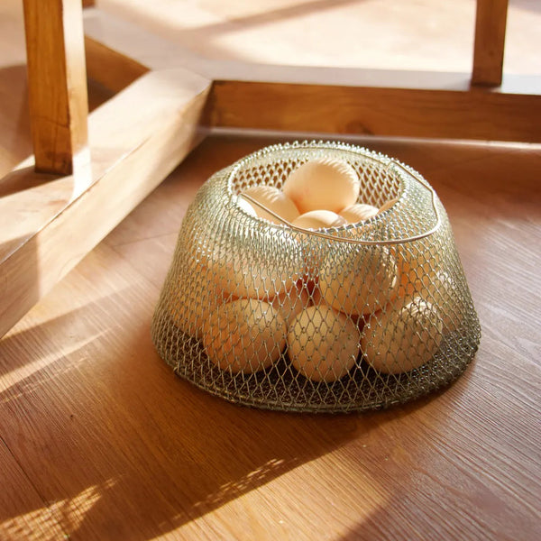 Farmhouse Egg Basket -- Delicors