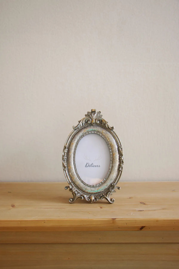 French Vintage Oval Frame -- Delicors