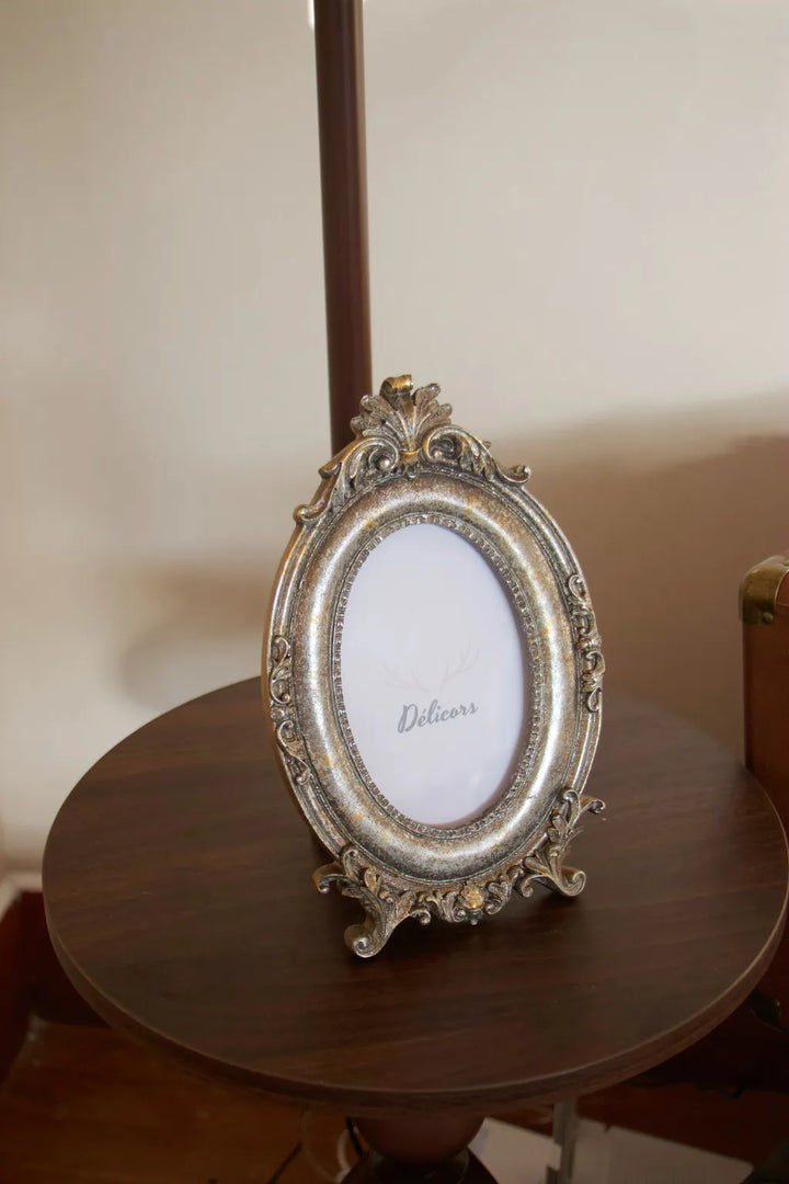 French Vintage Oval Frame -- Delicors