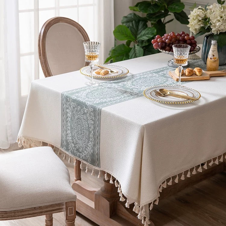 Lila Floral Tablecloth