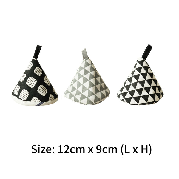 Grandma's Kitchen Triangle Pot Holder Set